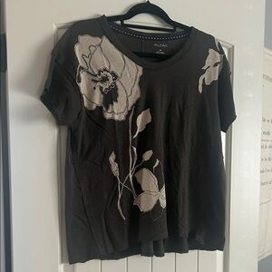 Pilcro Black and White Floral Short Sleeve Tee